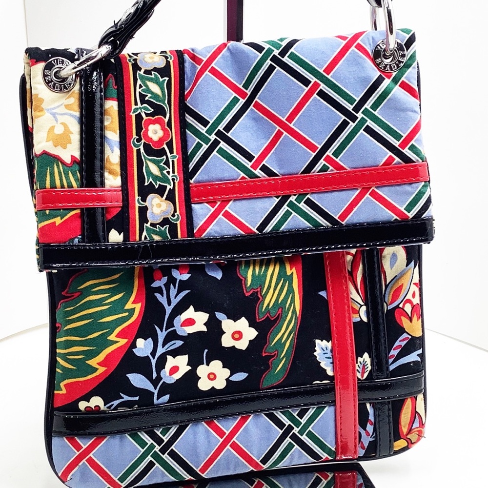 🆕{Vera Bradley} Versailles Flipster Crossbody